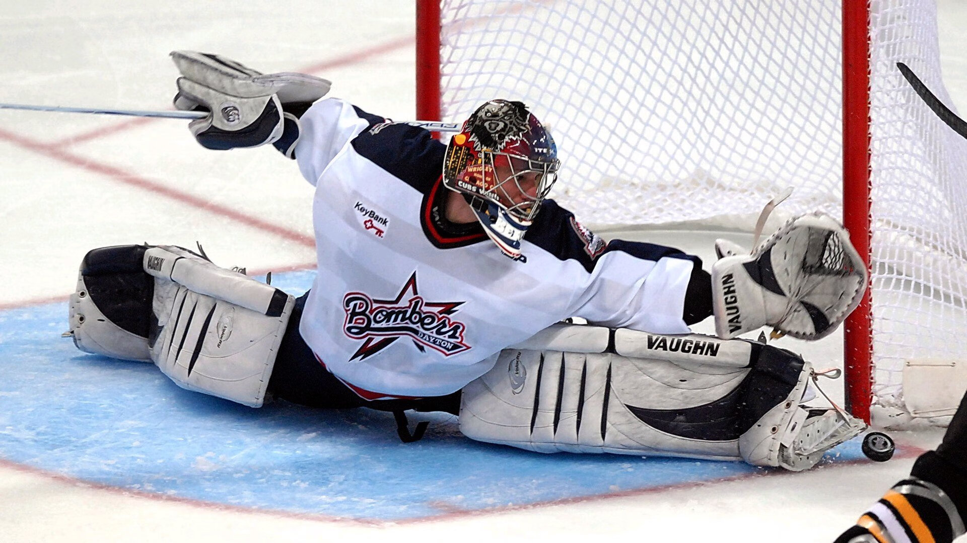 fb体育赛事平台-_从草根到职业：普通人也能实现网球梦想_，网球一个人怎么练